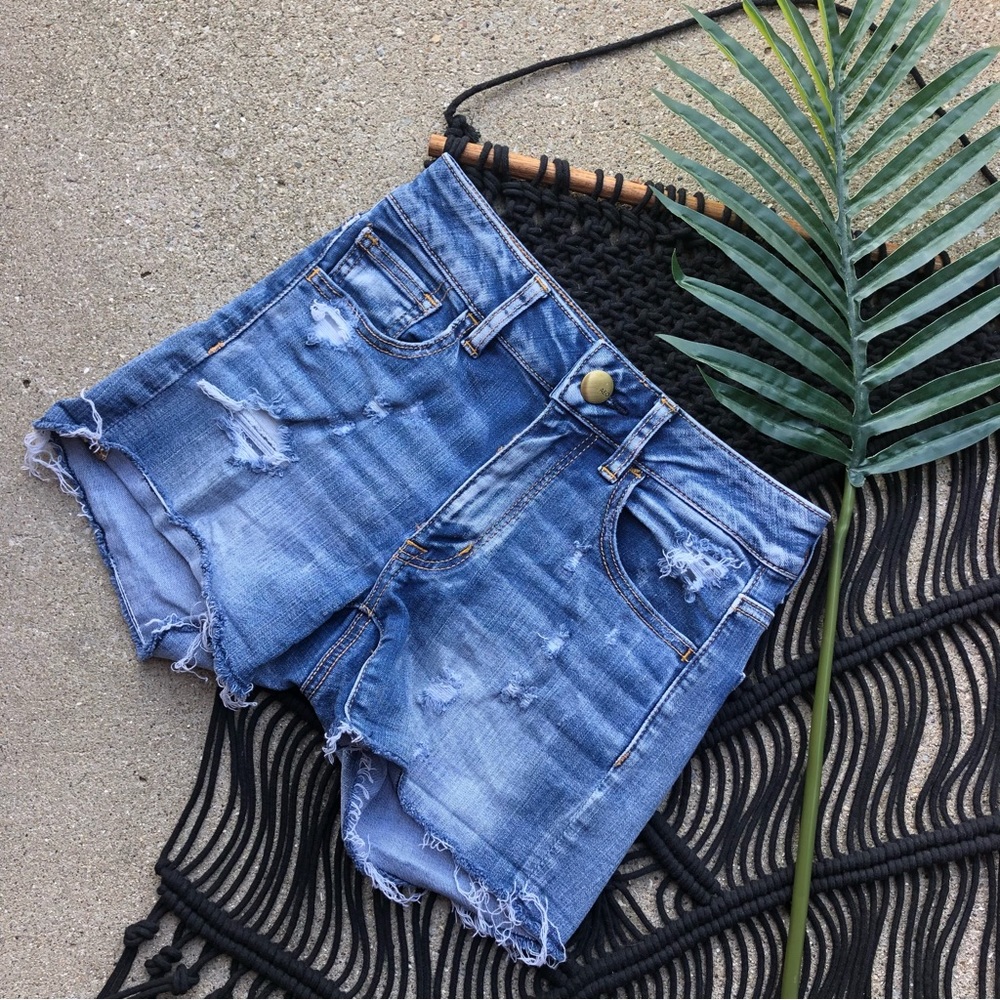 American Eagle Distressed Jean Shorts Size 00